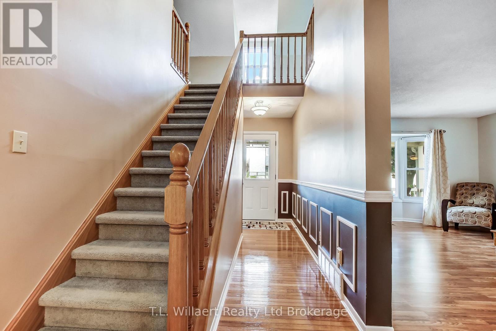 62 Edwin Crescent, Tillsonburg, Ontario  N4G 5H6 - Photo 3 - X12437621