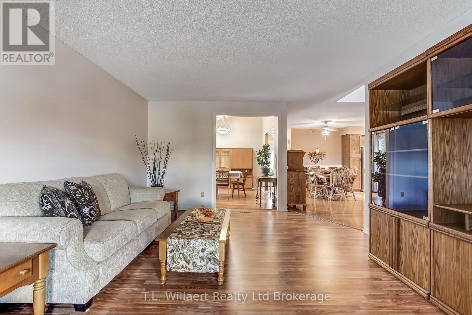 62 Edwin Crescent, Tillsonburg, Ontario  N4G 5H6 - Photo 6 - X12437621