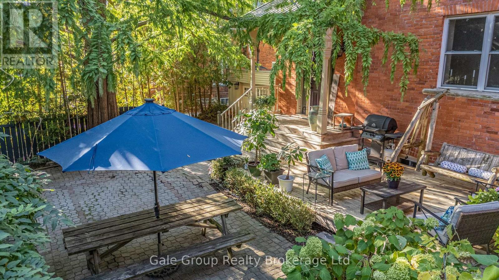 105 Vansittart Avenue, Woodstock (Woodstock - North), Ontario  N4S 6E5 - Photo 11 - X12442097