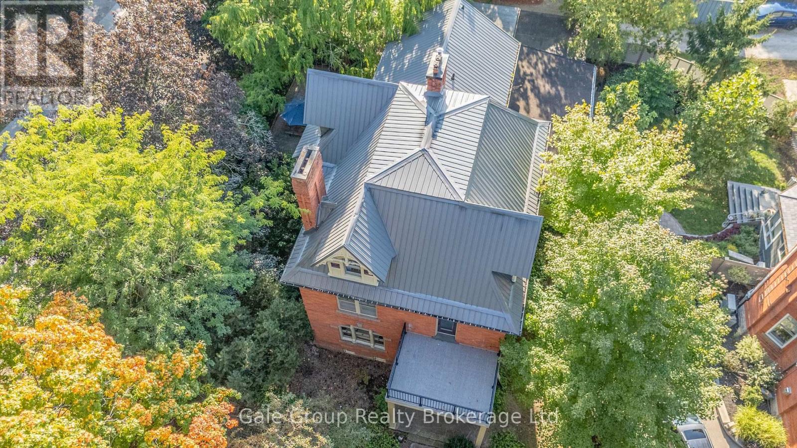 105 Vansittart Avenue, Woodstock (Woodstock - North), Ontario  N4S 6E5 - Photo 13 - X12442097