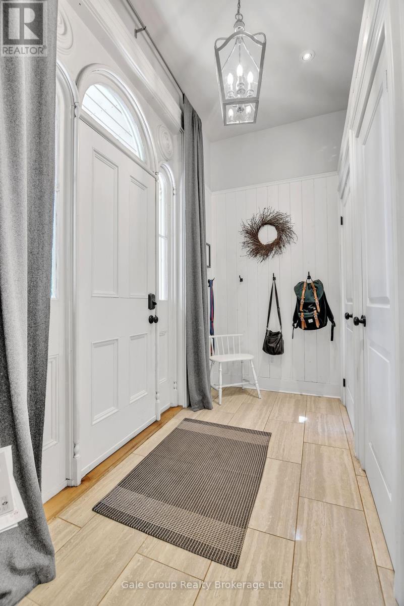 105 Vansittart Avenue, Woodstock (Woodstock - North), Ontario  N4S 6E5 - Photo 14 - X12442097