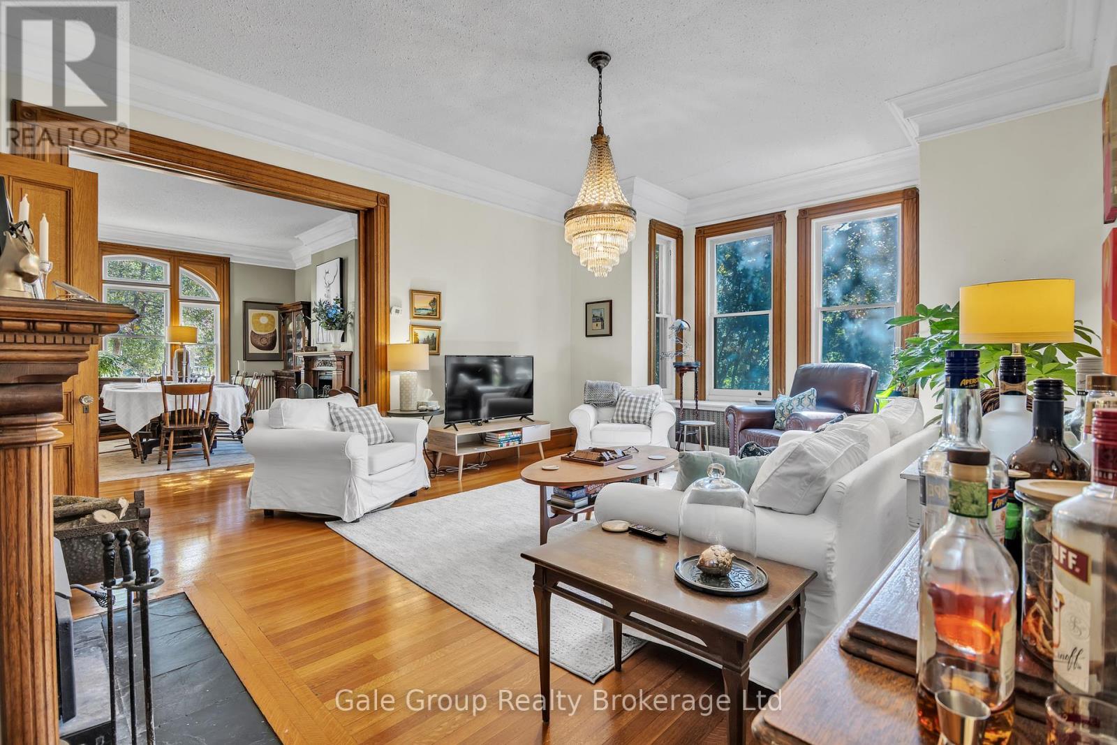 105 Vansittart Avenue, Woodstock (Woodstock - North), Ontario  N4S 6E5 - Photo 19 - X12442097