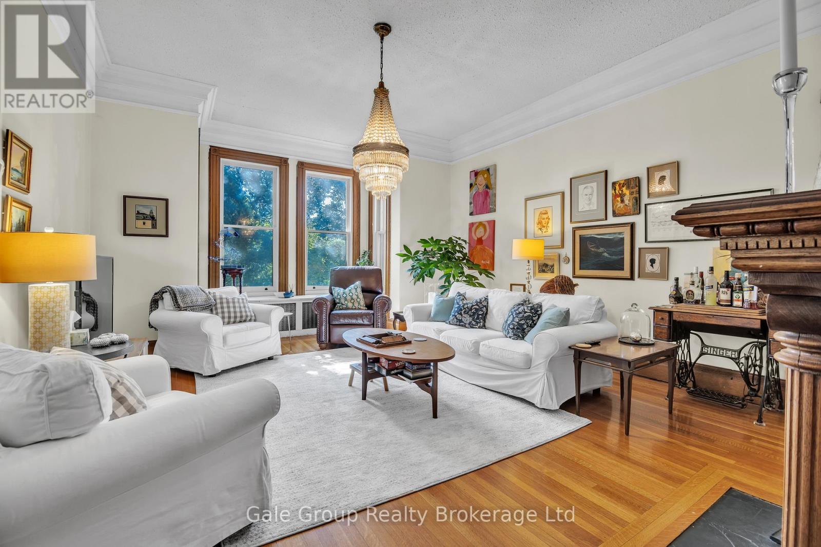 105 Vansittart Avenue, Woodstock (Woodstock - North), Ontario  N4S 6E5 - Photo 20 - X12442097