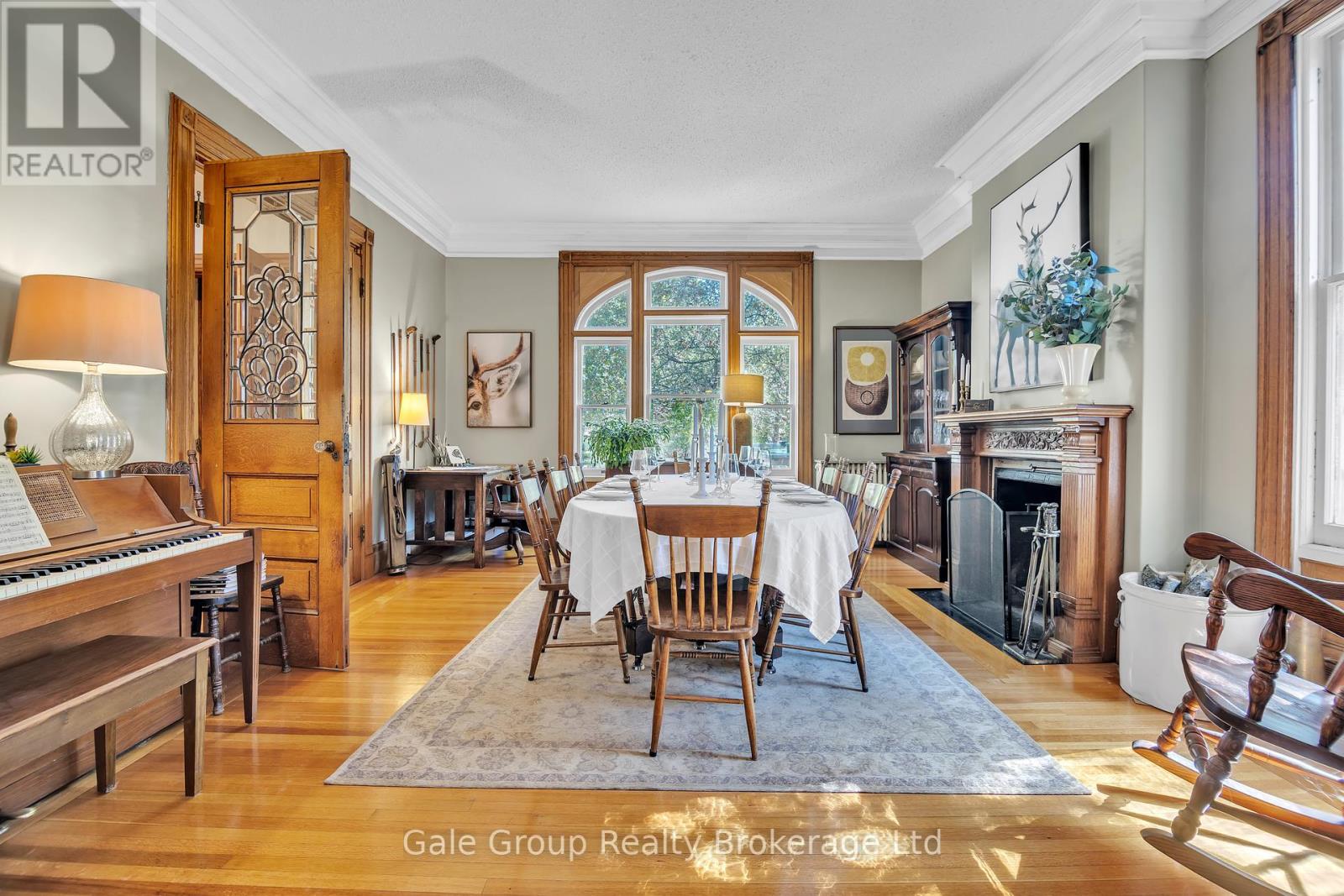 105 Vansittart Avenue, Woodstock (Woodstock - North), Ontario  N4S 6E5 - Photo 22 - X12442097