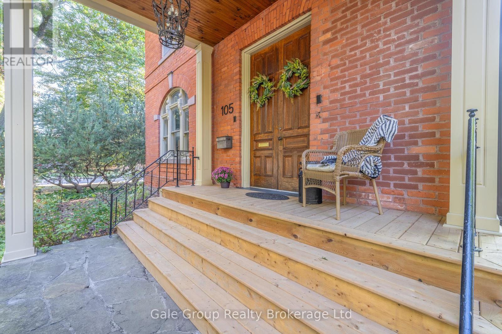 105 Vansittart Avenue, Woodstock (Woodstock - North), Ontario  N4S 6E5 - Photo 3 - X12442097