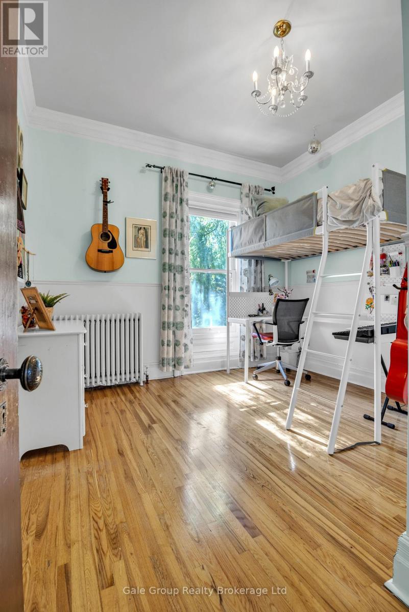 105 Vansittart Avenue, Woodstock (Woodstock - North), Ontario  N4S 6E5 - Photo 36 - X12442097