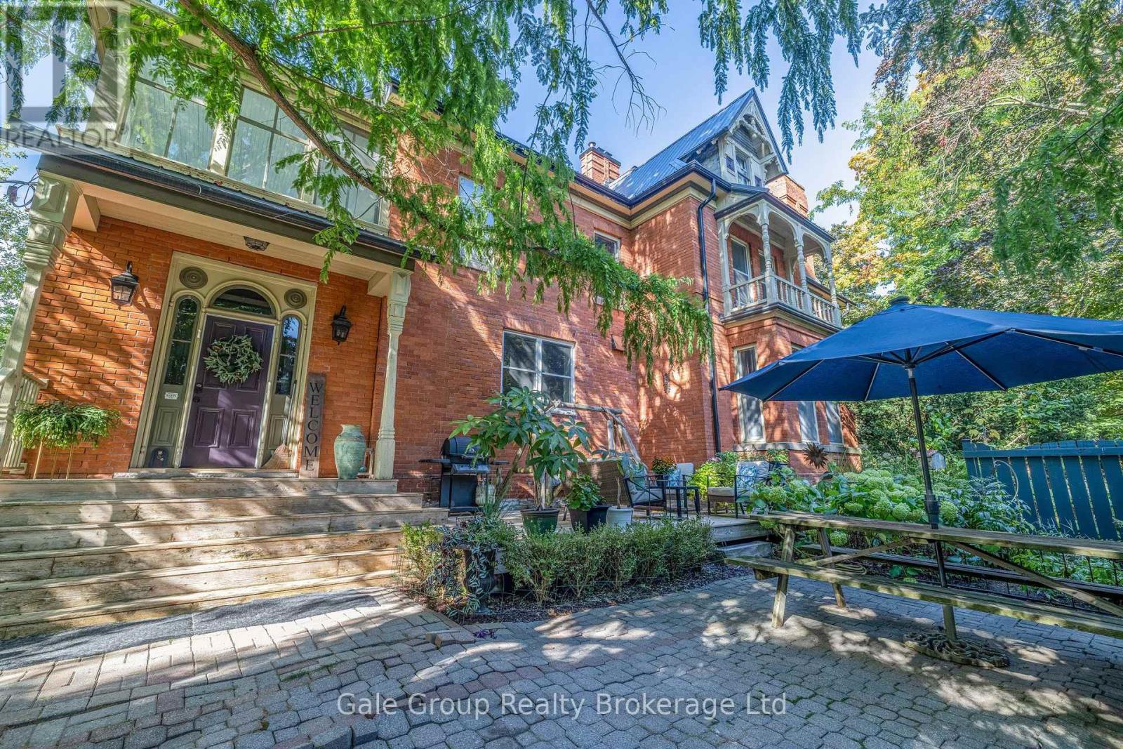 105 Vansittart Avenue, Woodstock (Woodstock - North), Ontario  N4S 6E5 - Photo 5 - X12442097