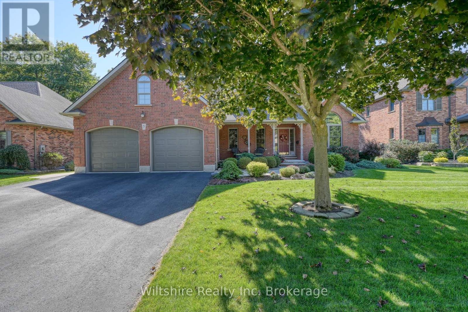 5 Whispering Pine Lane, Tillsonburg, Ontario  N4G 5V4 - Photo 3 - X12443081