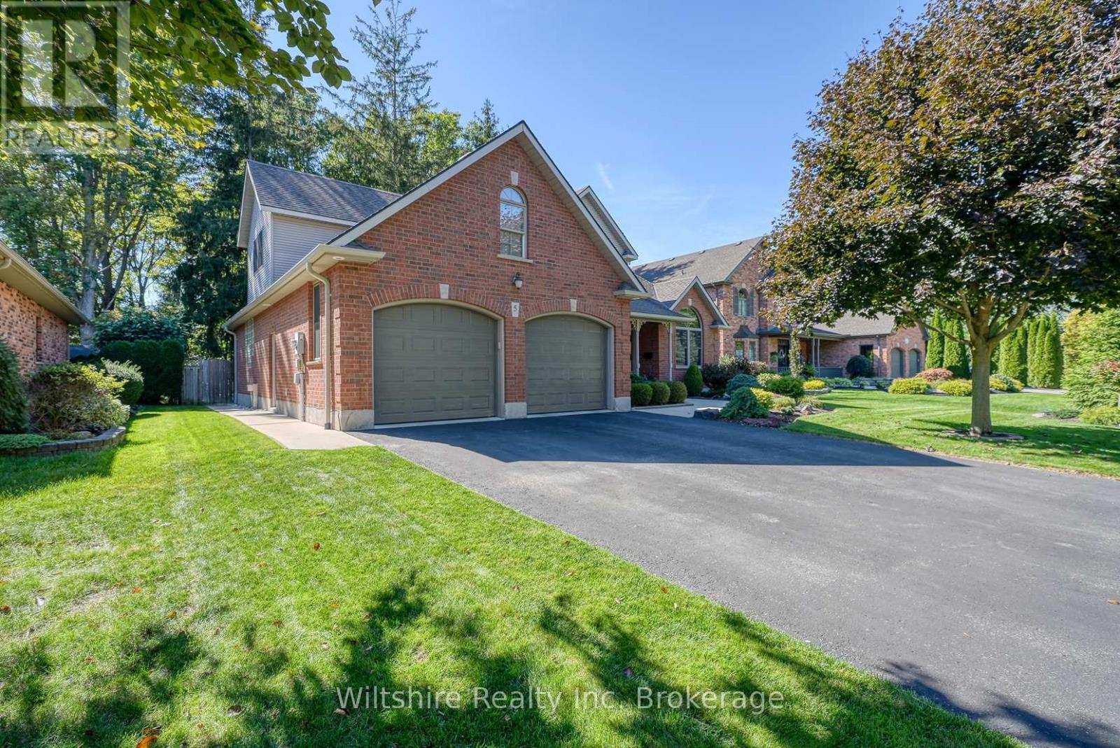 5 Whispering Pine Lane, Tillsonburg, Ontario  N4G 5V4 - Photo 4 - X12443081