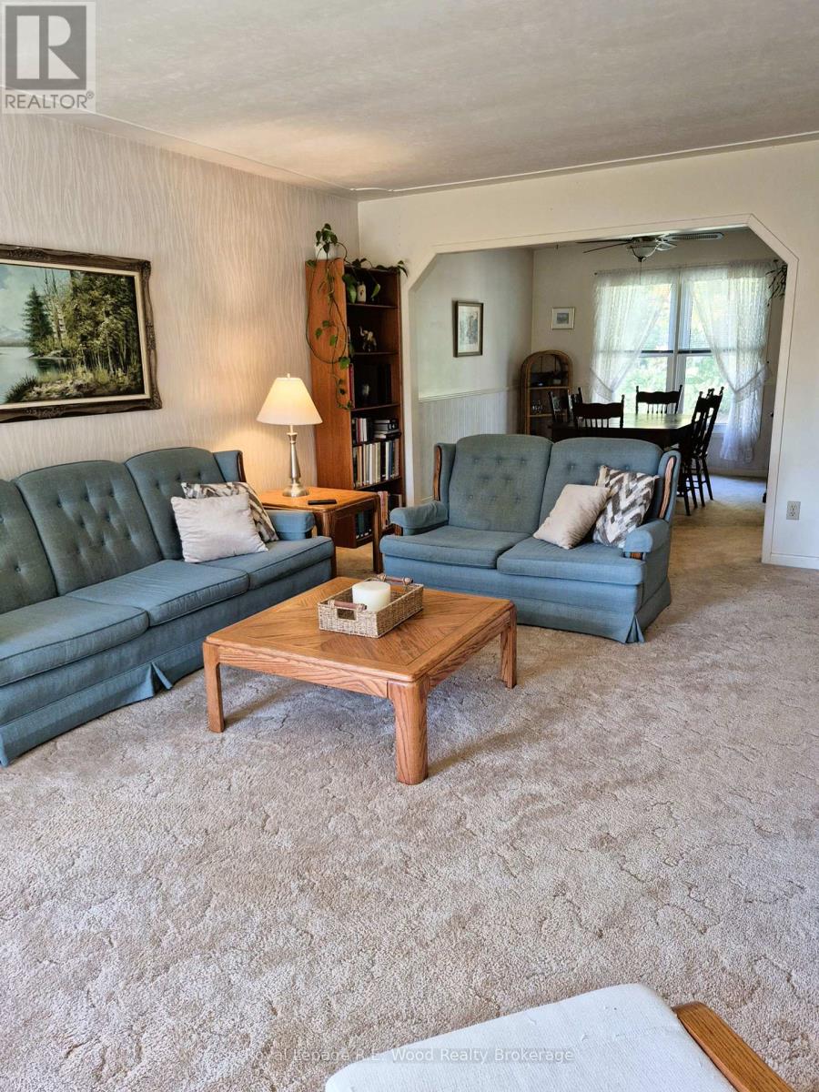 15 Trottier Drive, Tillsonburg, Ontario  N4G 4P6 - Photo 10 - X12447445