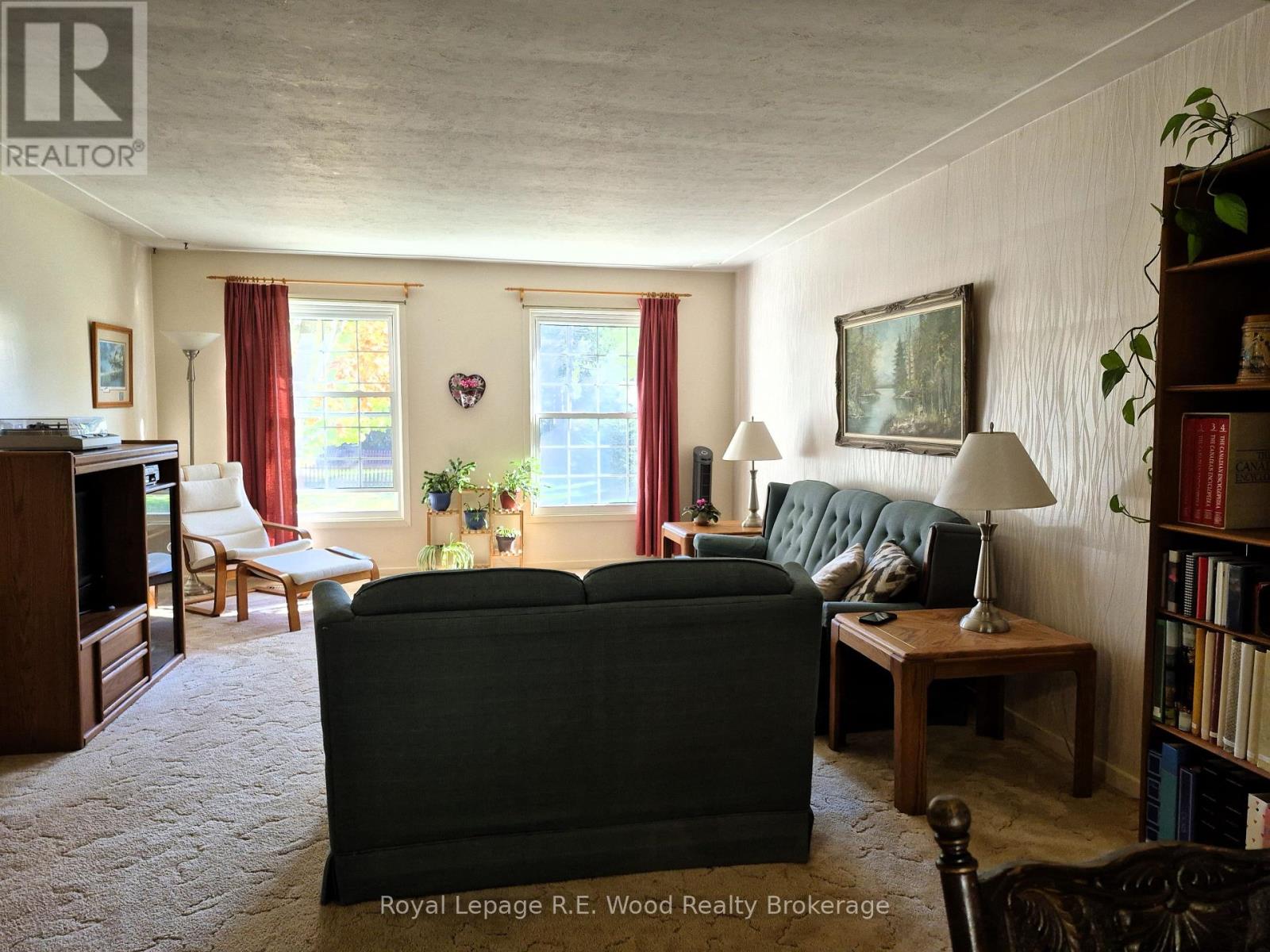 15 Trottier Drive, Tillsonburg, Ontario  N4G 4P6 - Photo 12 - X12447445