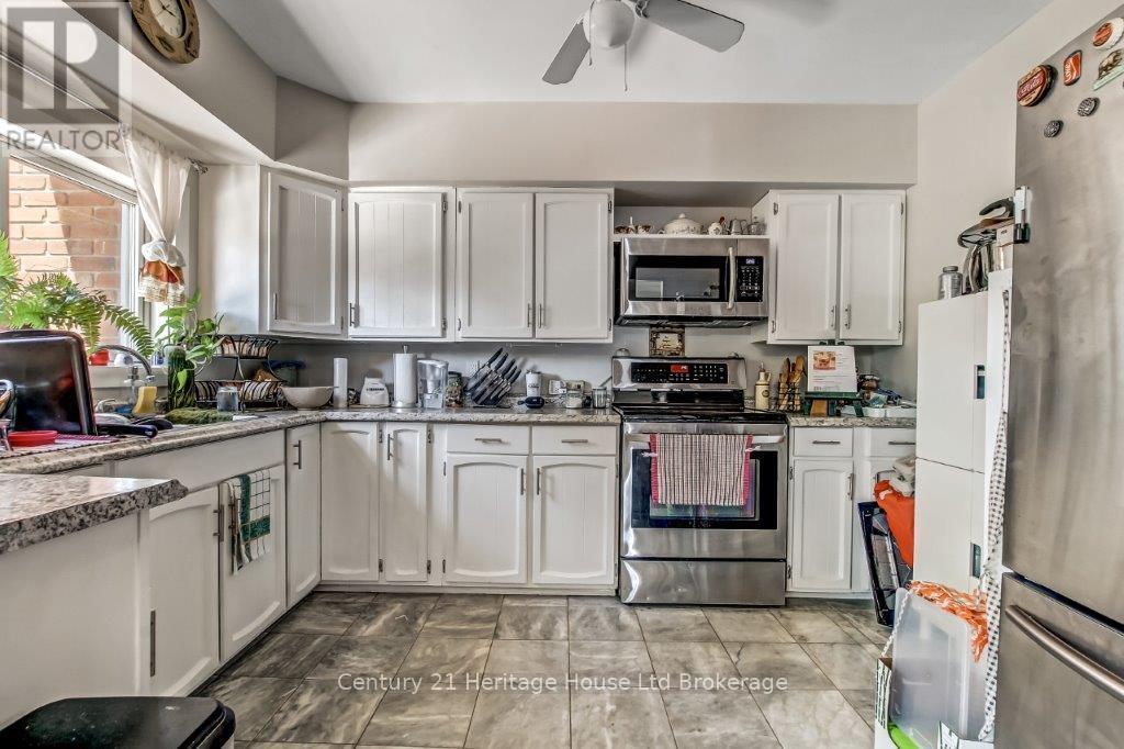 285 Highway 3, Norfolk, Ontario  N4G 4G7 - Photo 27 - X12449811