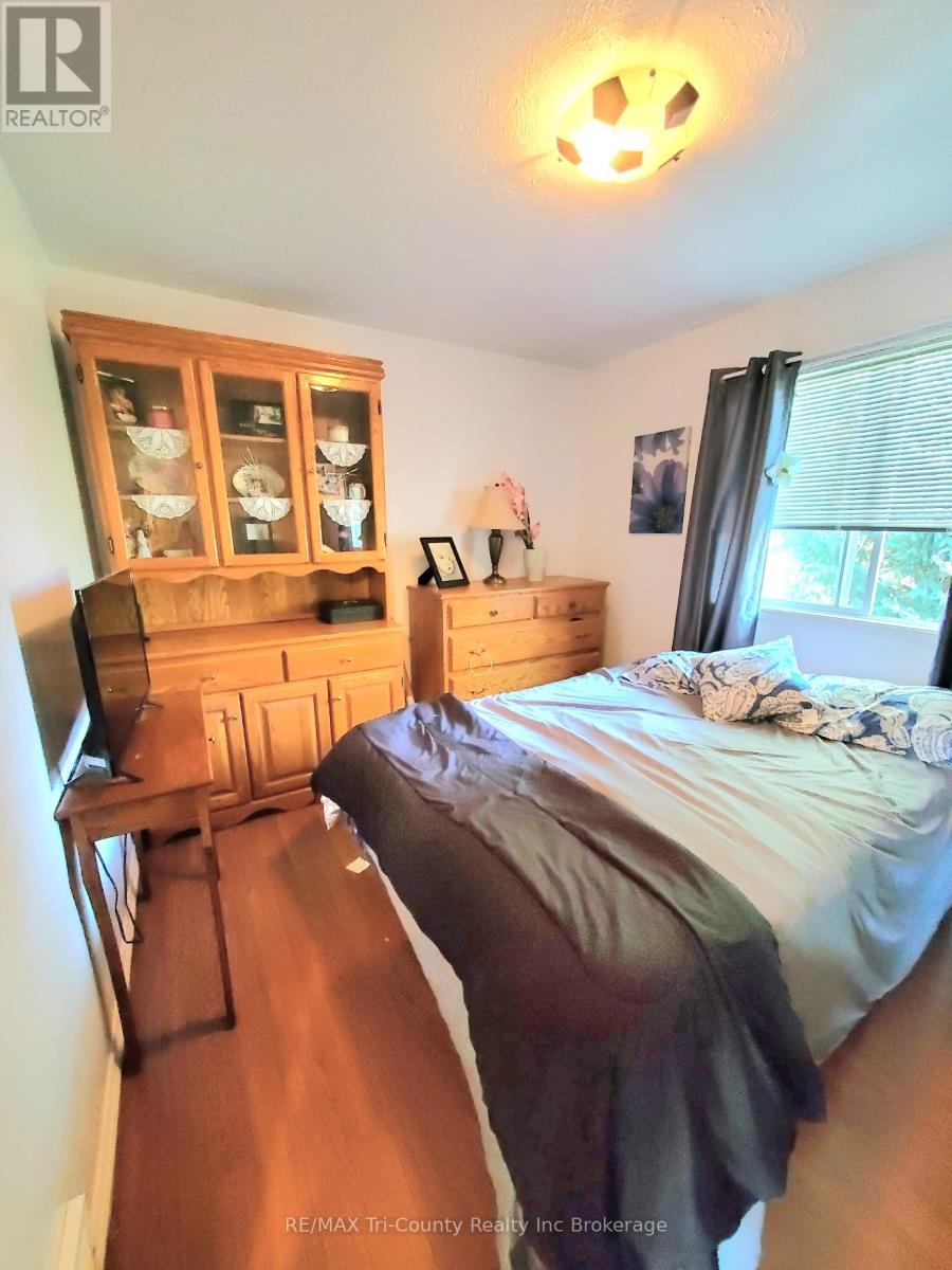 5 Rosemarie Boulevard, Norfolk (Wyecombe), Ontario  N4B 2W4 - Photo 11 - X12449979