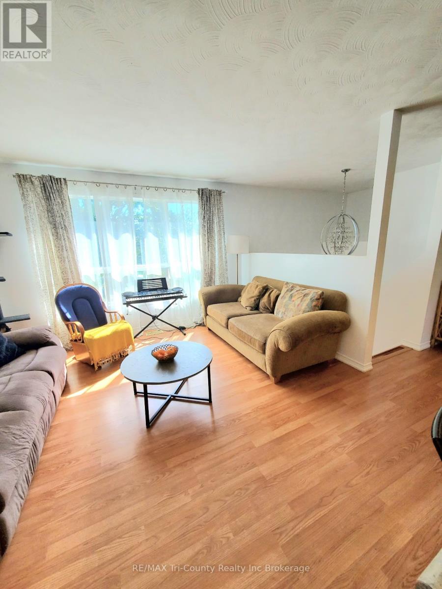 5 Rosemarie Boulevard, Norfolk (Wyecombe), Ontario  N4B 2W4 - Photo 2 - X12449979