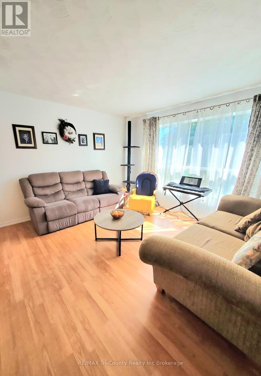 5 Rosemarie Boulevard, Norfolk (Wyecombe), Ontario  N4B 2W4 - Photo 3 - X12449979