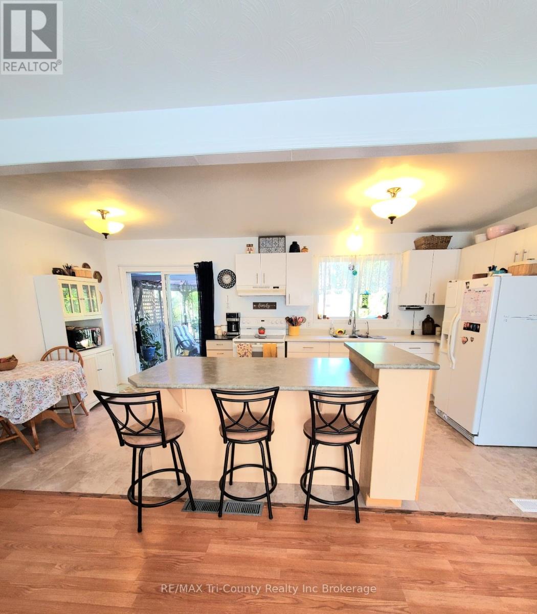 5 Rosemarie Boulevard, Norfolk (Wyecombe), Ontario  N4B 2W4 - Photo 4 - X12449979