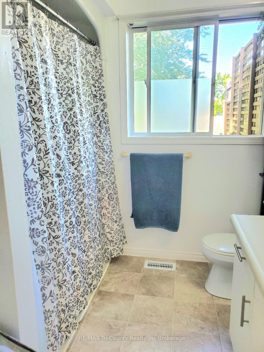 5 Rosemarie Boulevard, Norfolk (Wyecombe), Ontario  N4B 2W4 - Photo 9 - X12449979