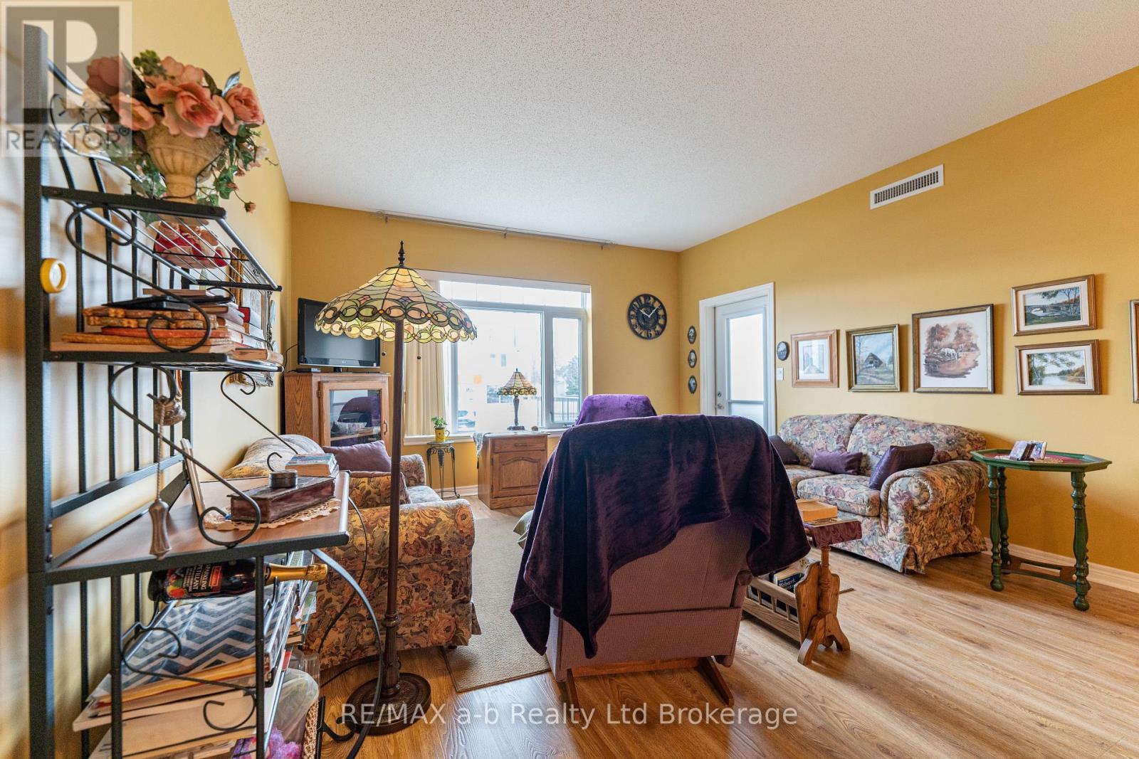 101 - 80 Bridge Street E, Tillsonburg, Ontario  N4G 1T2 - Photo 11 - X12452681