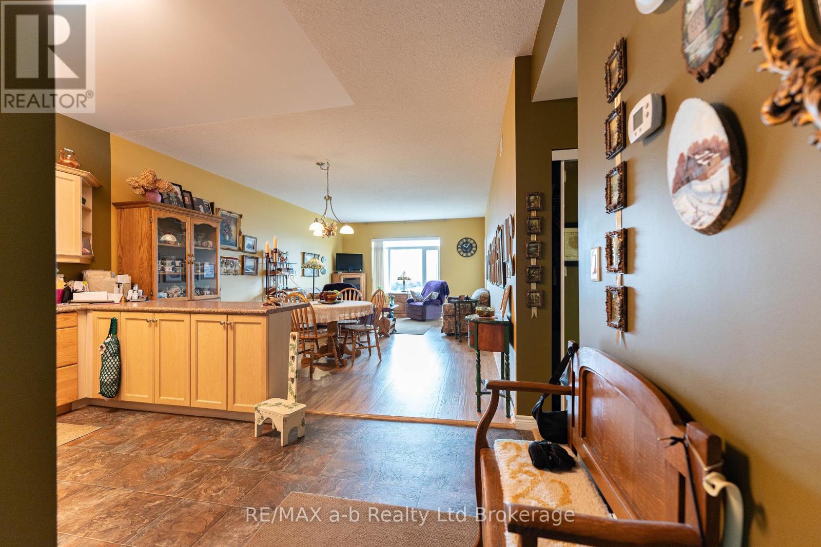 101 - 80 Bridge Street E, Tillsonburg, Ontario  N4G 1T2 - Photo 4 - X12452681