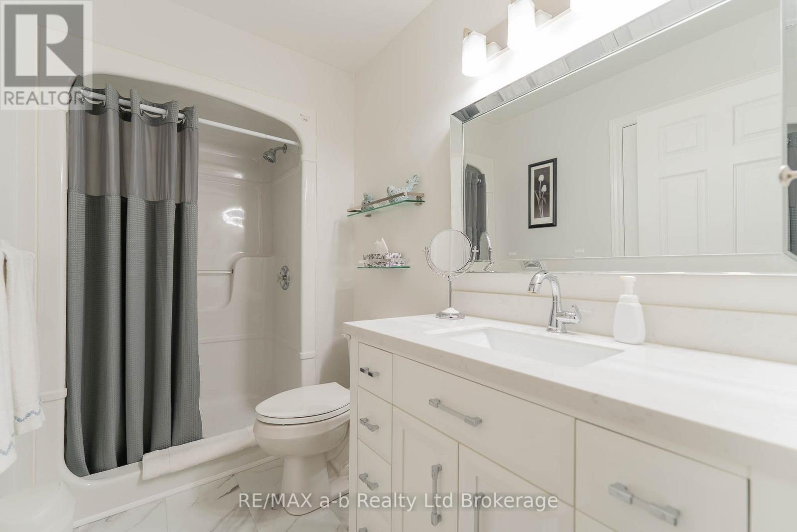 23 Armstrong Drive, Tillsonburg, Ontario  N4G 5T3 - Photo 21 - X12459711