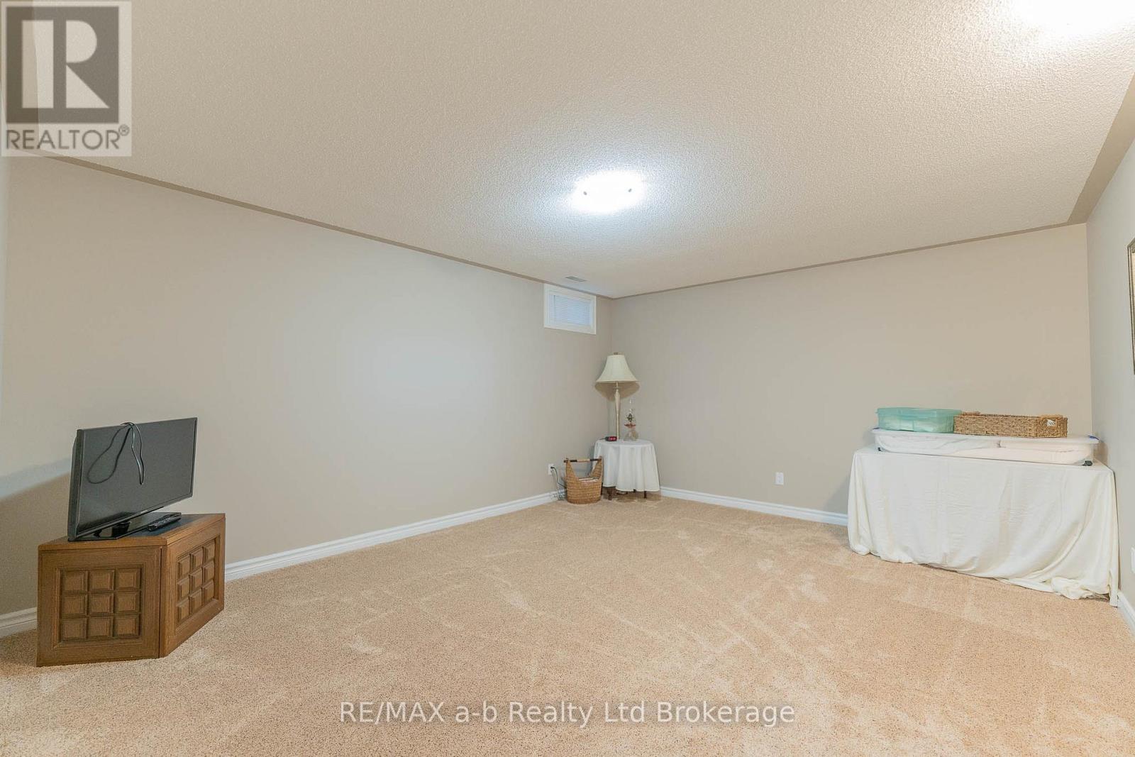 23 Armstrong Drive, Tillsonburg, Ontario  N4G 5T3 - Photo 27 - X12459711