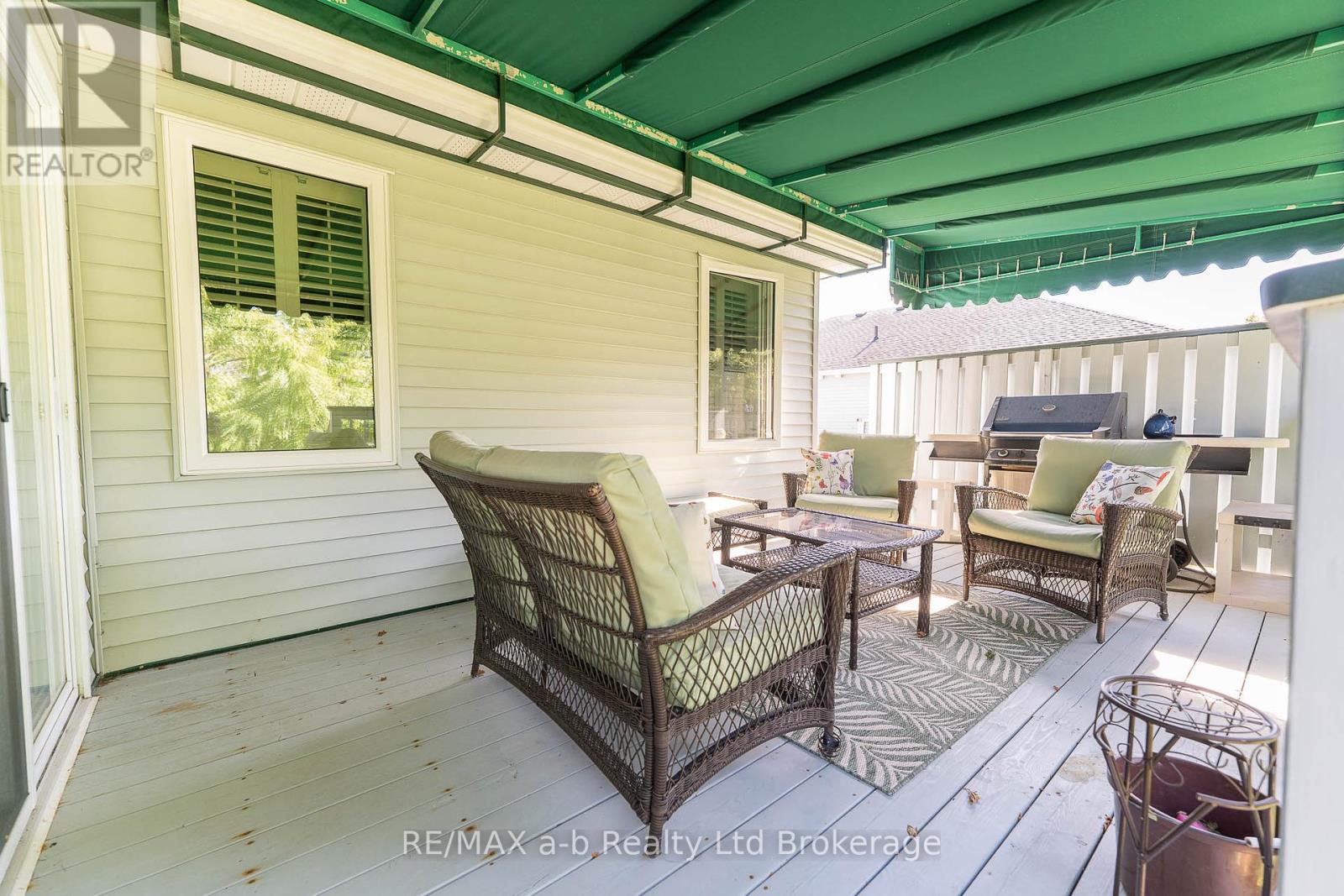 23 Armstrong Drive, Tillsonburg, Ontario  N4G 5T3 - Photo 29 - X12459711