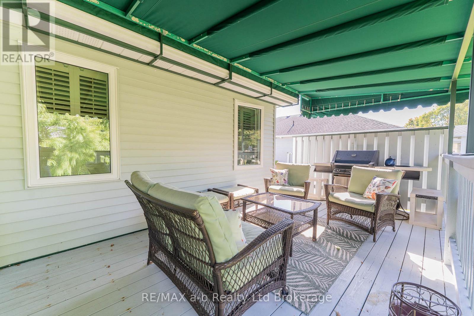 23 Armstrong Drive, Tillsonburg, Ontario  N4G 5T3 - Photo 30 - X12459711