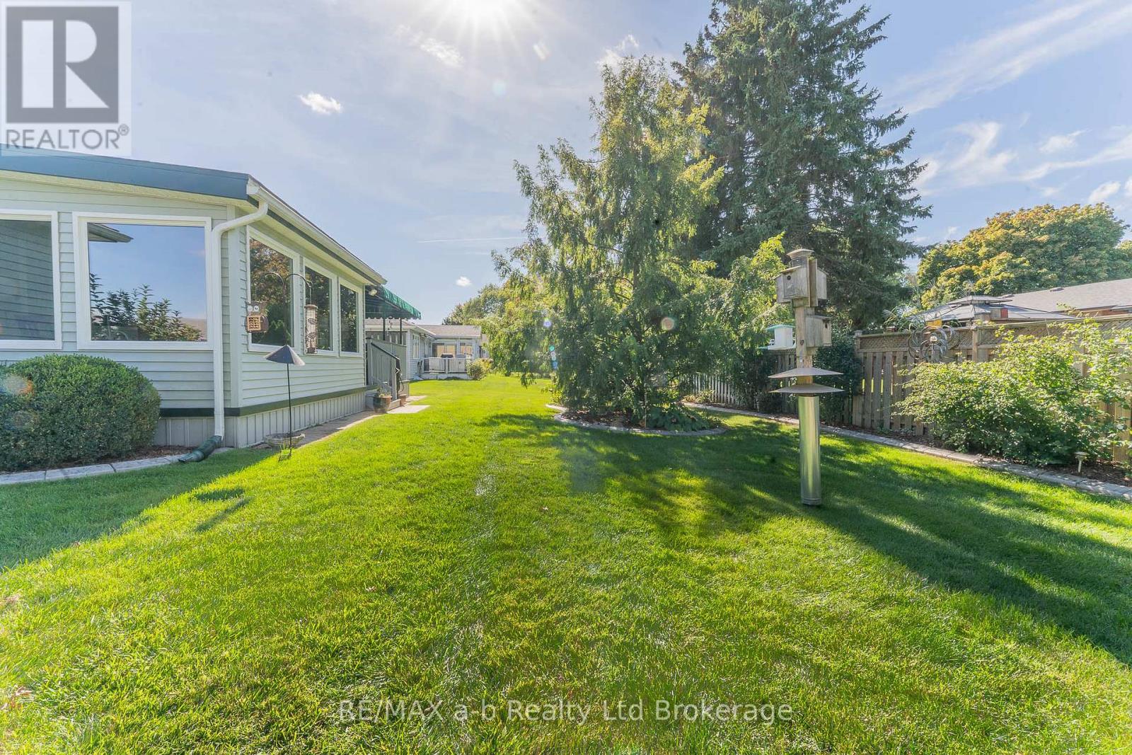 23 Armstrong Drive, Tillsonburg, Ontario  N4G 5T3 - Photo 33 - X12459711