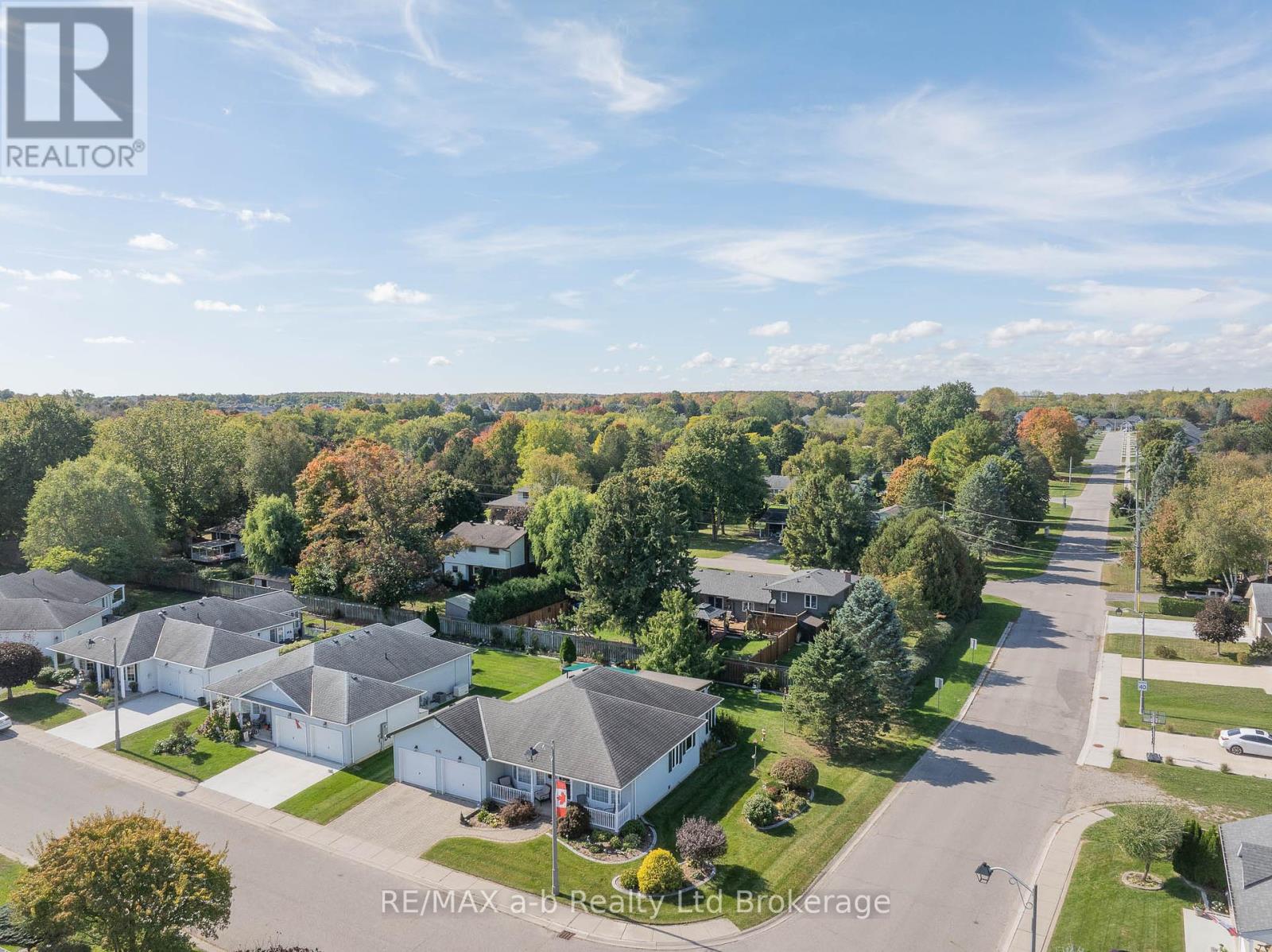 23 Armstrong Drive, Tillsonburg, Ontario  N4G 5T3 - Photo 36 - X12459711