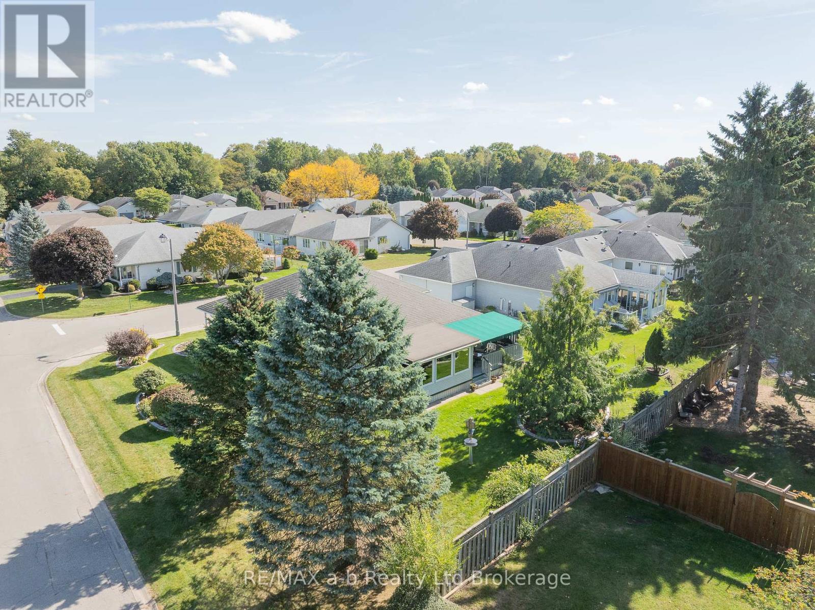 23 Armstrong Drive, Tillsonburg, Ontario  N4G 5T3 - Photo 37 - X12459711