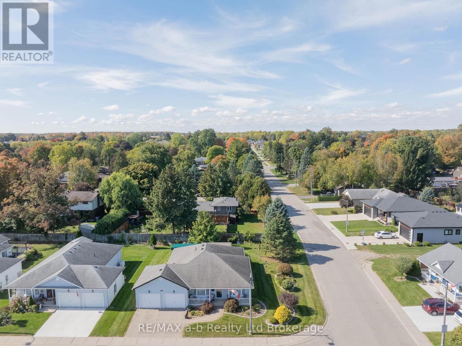 23 Armstrong Drive, Tillsonburg, Ontario  N4G 5T3 - Photo 38 - X12459711