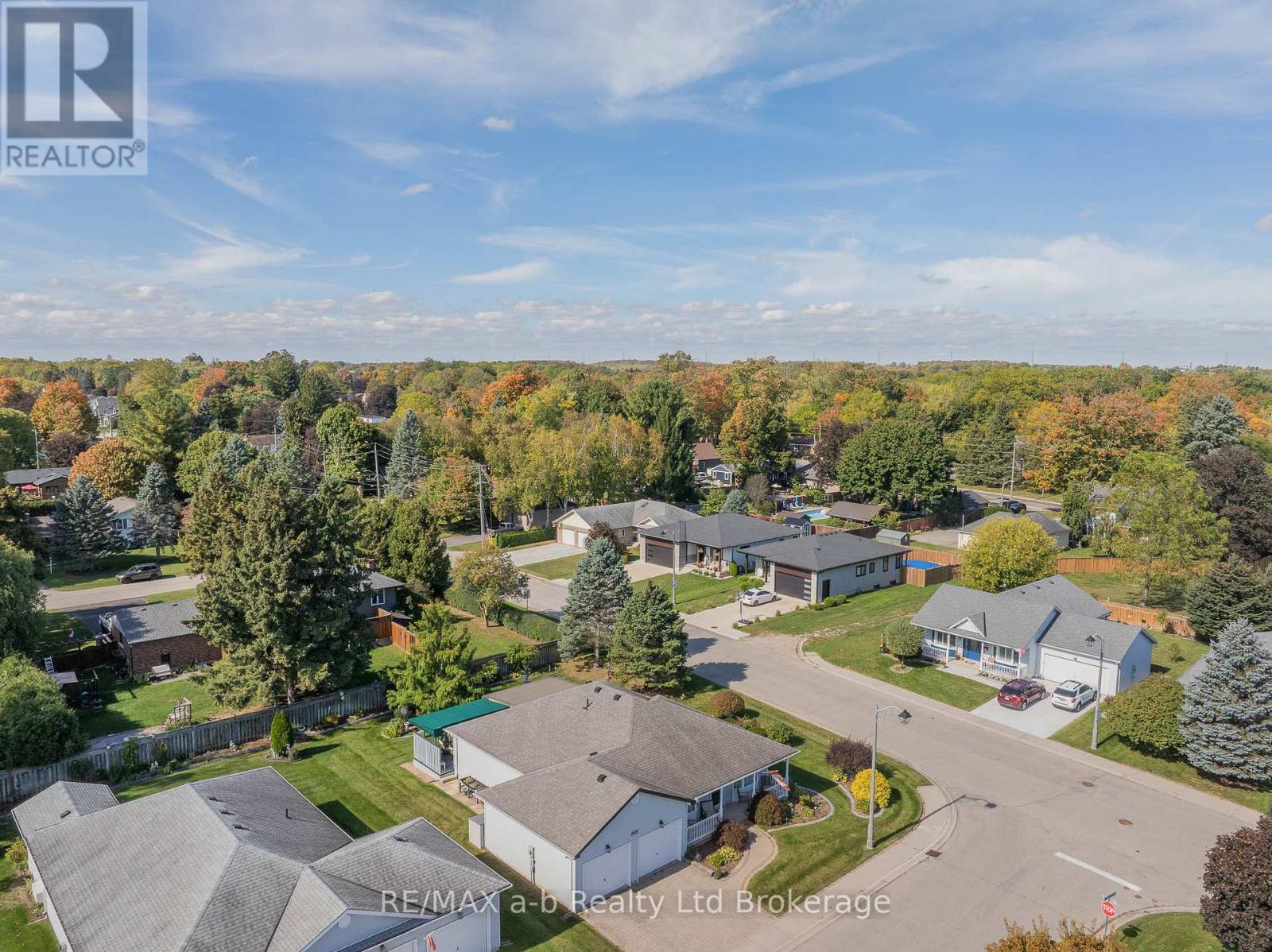 23 Armstrong Drive, Tillsonburg, Ontario  N4G 5T3 - Photo 39 - X12459711