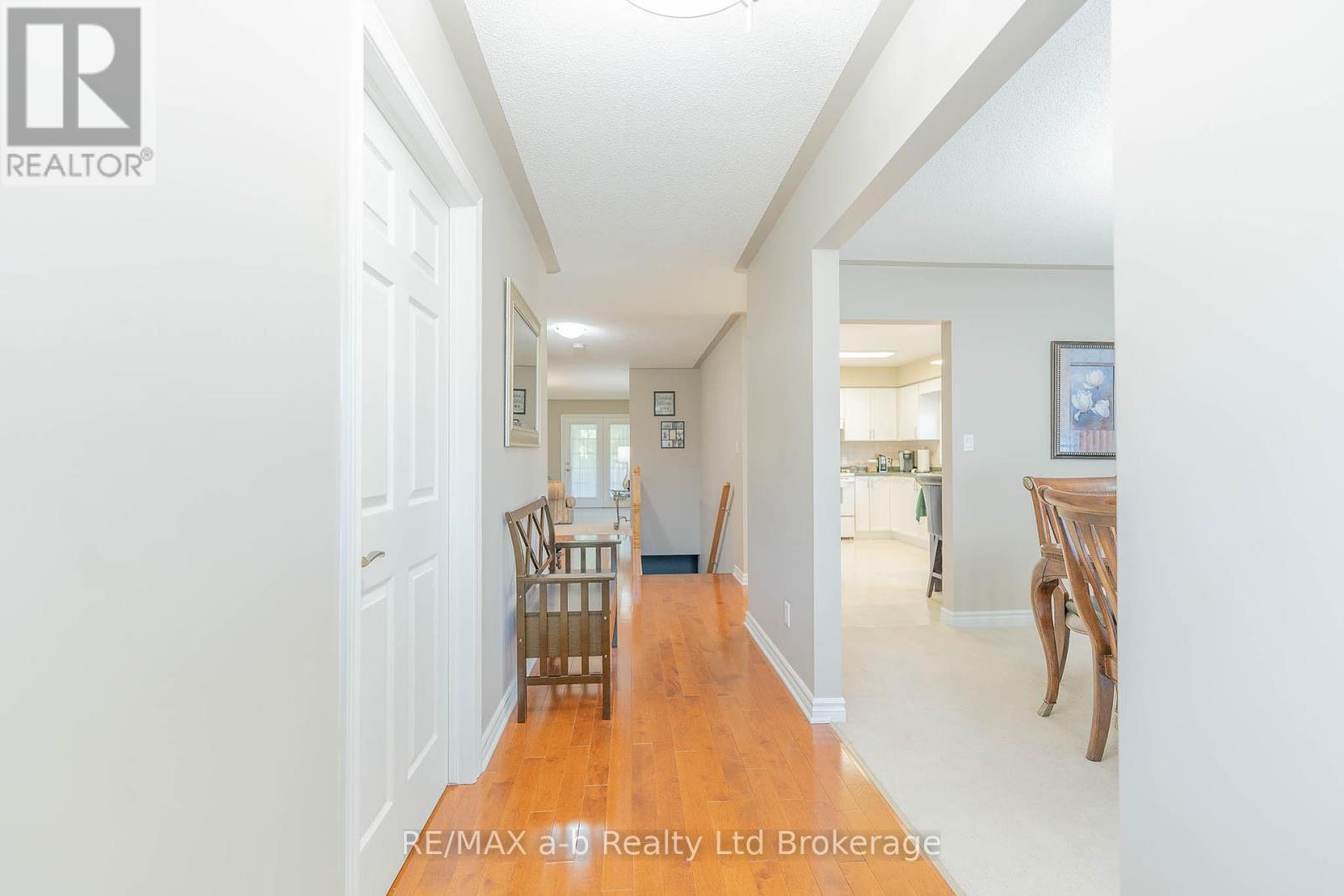 23 Armstrong Drive, Tillsonburg, Ontario  N4G 5T3 - Photo 7 - X12459711