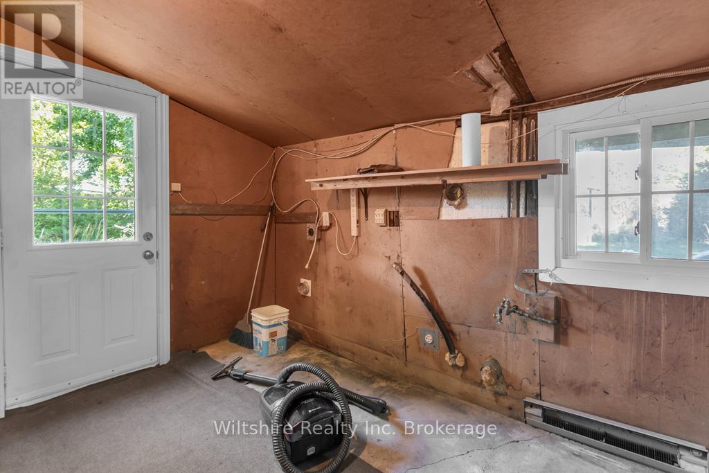 22 Adams Street, Norfolk (Courtland), Ontario  N0J 1E0 - Photo 11 - X12460664