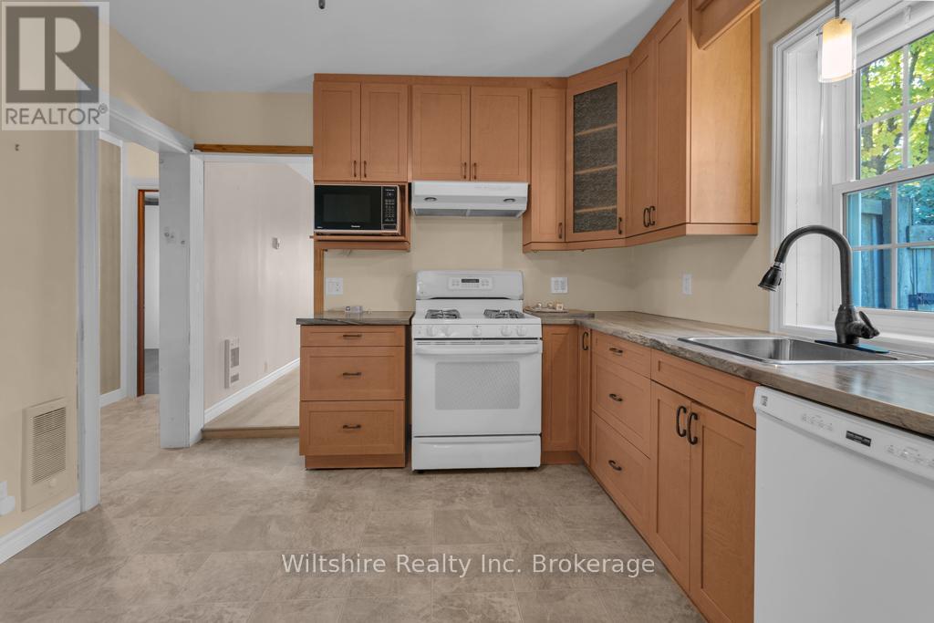 22 Adams Street, Norfolk (Courtland), Ontario  N0J 1E0 - Photo 12 - X12460664