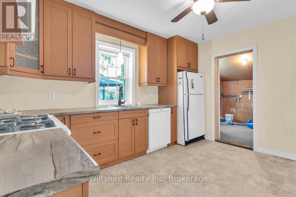 22 Adams Street, Norfolk (Courtland), Ontario  N0J 1E0 - Photo 9 - X12460664