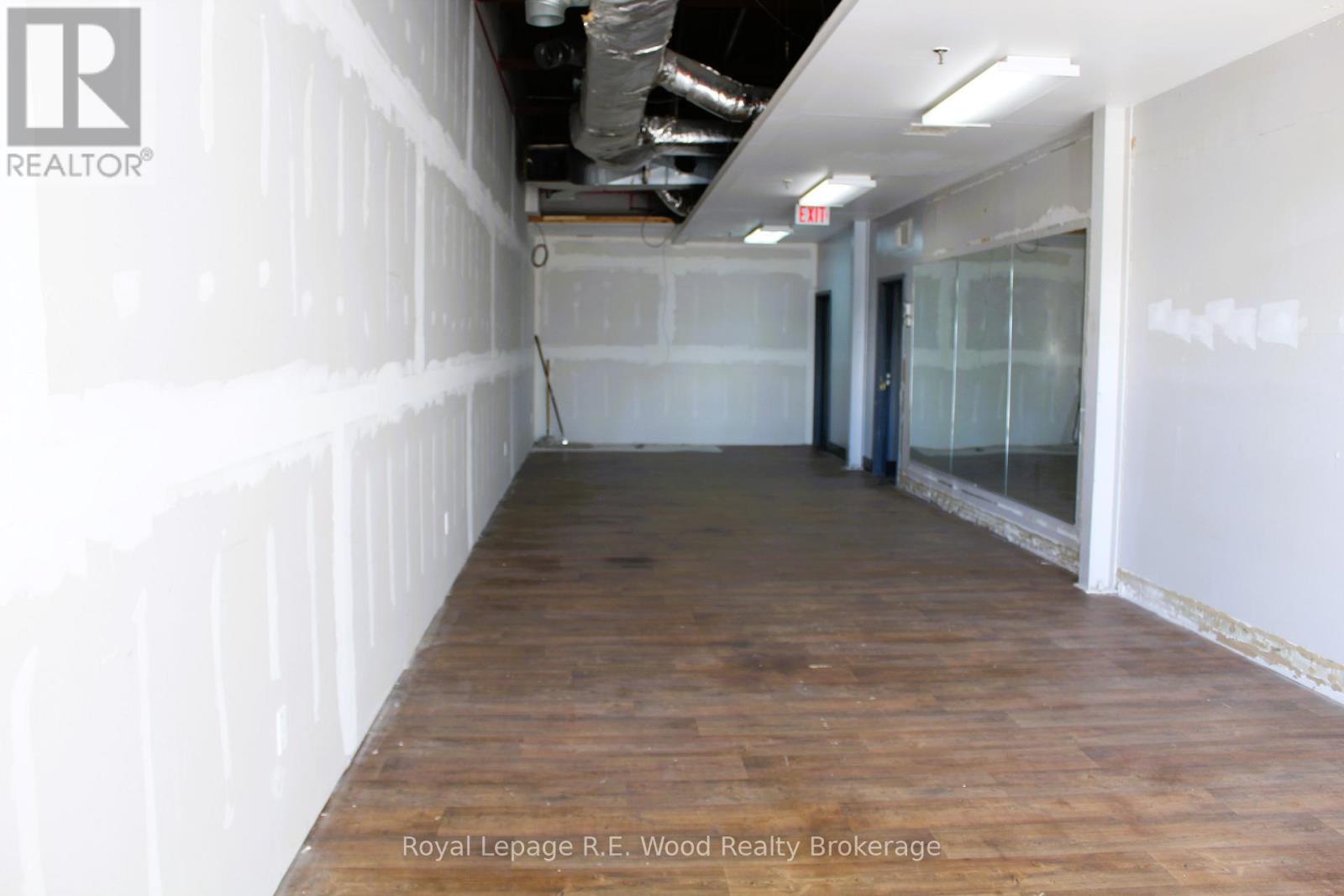 G - 102 Tillson Avenue, Tillsonburg, Ontario  N4G 3A4 - Photo 2 - X12463822