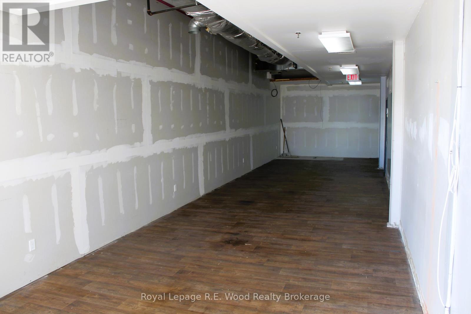 G - 102 Tillson Avenue, Tillsonburg, Ontario  N4G 3A4 - Photo 3 - X12463822