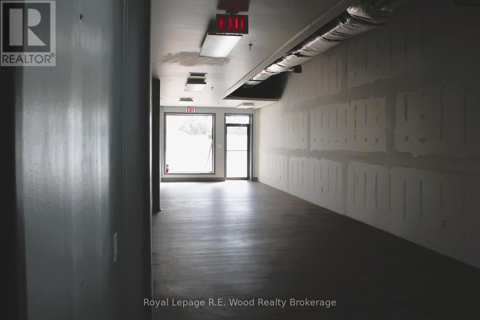 G - 102 Tillson Avenue, Tillsonburg, Ontario  N4G 3A4 - Photo 6 - X12463822