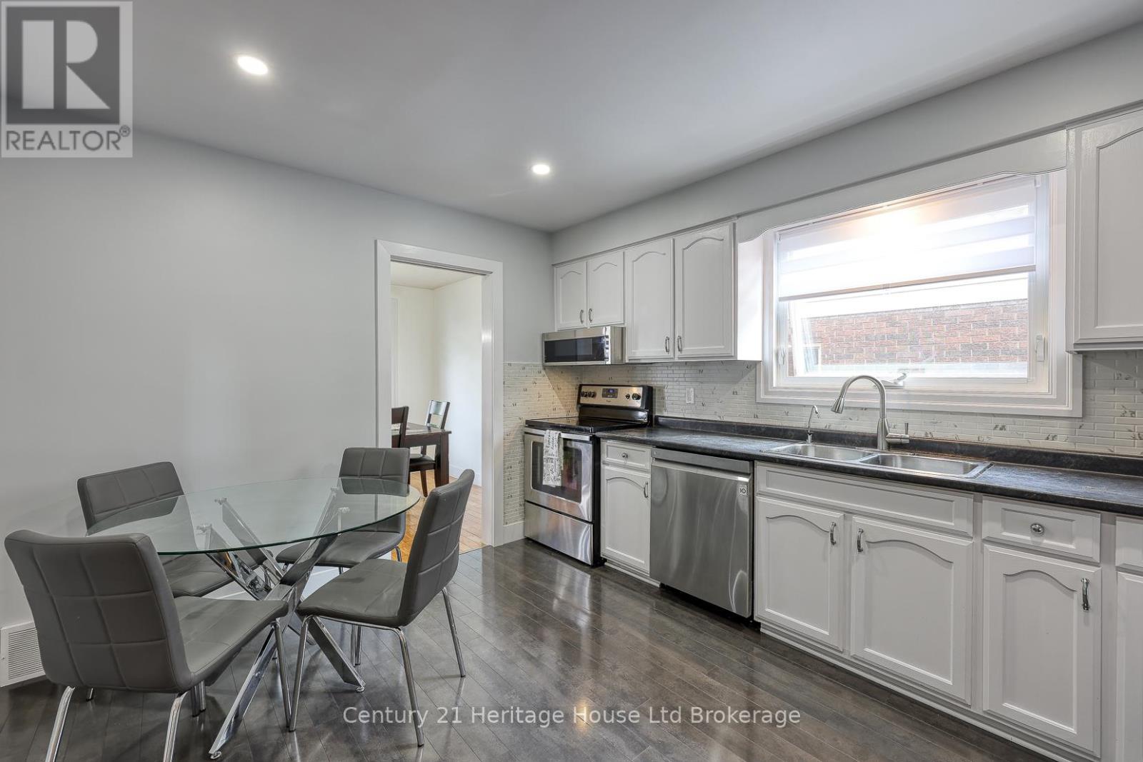 275 Cartier Drive N, Woodstock (Woodstock - North), Ontario  N4S 7T9 - Photo 11 - X12465529