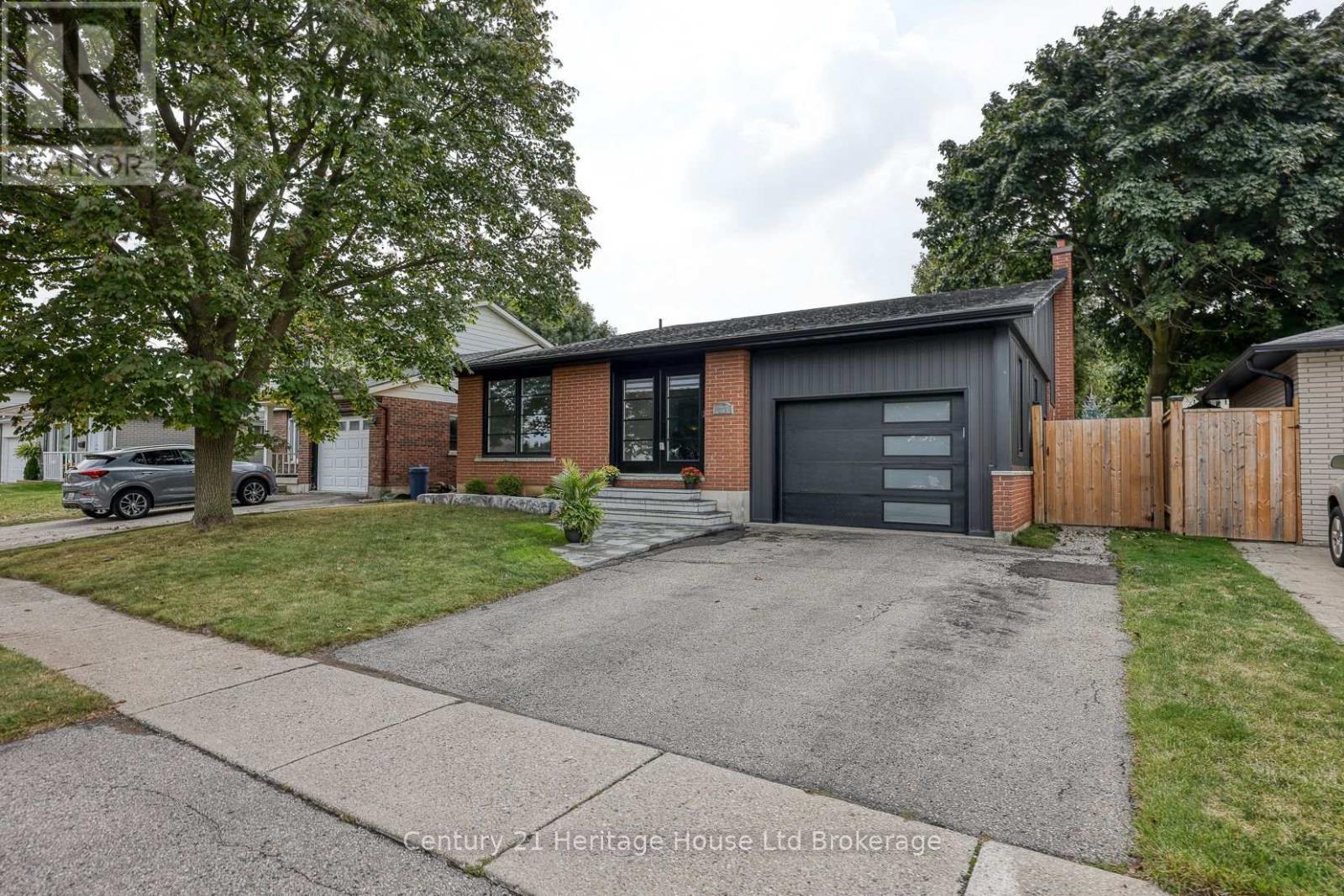 275 Cartier Drive N, Woodstock (Woodstock - North), Ontario  N4S 7T9 - Photo 3 - X12465529