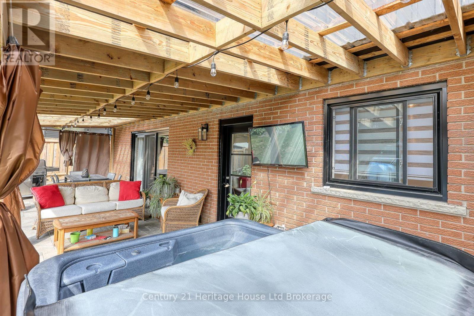 275 Cartier Drive N, Woodstock (Woodstock - North), Ontario  N4S 7T9 - Photo 33 - X12465529