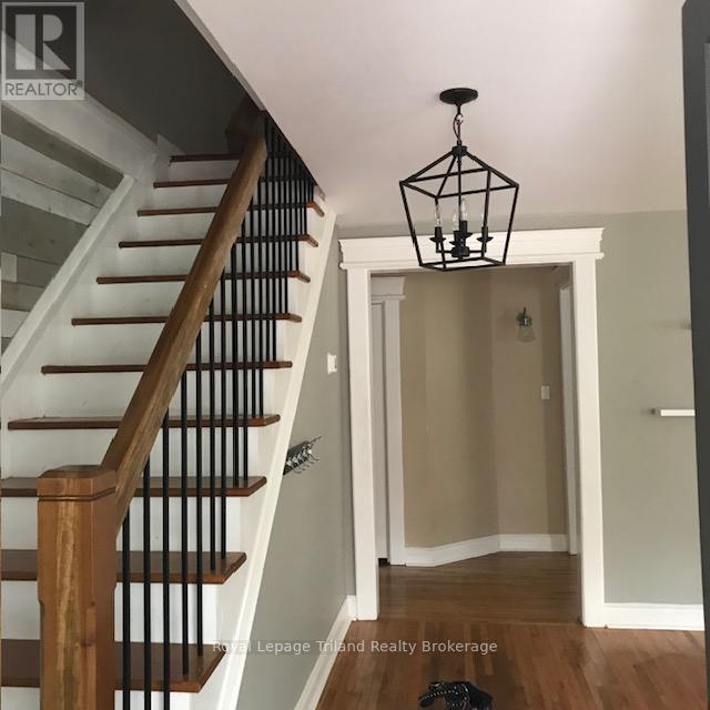 338 Smith Street, Central Elgin (Port Stanley), Ontario  N5L 1C6 - Photo 5 - X12466164