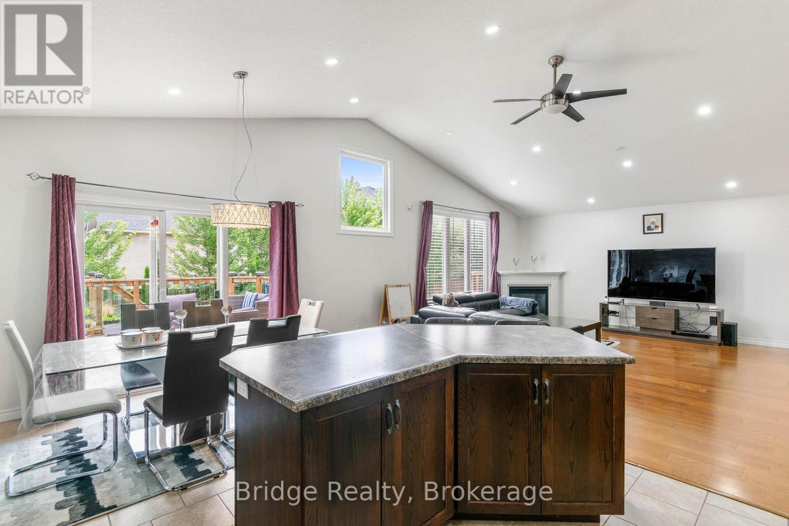 451 Fairway Road, Woodstock (Woodstock - North), Ontario  N4T 0E1 - Photo 14 - X12467295