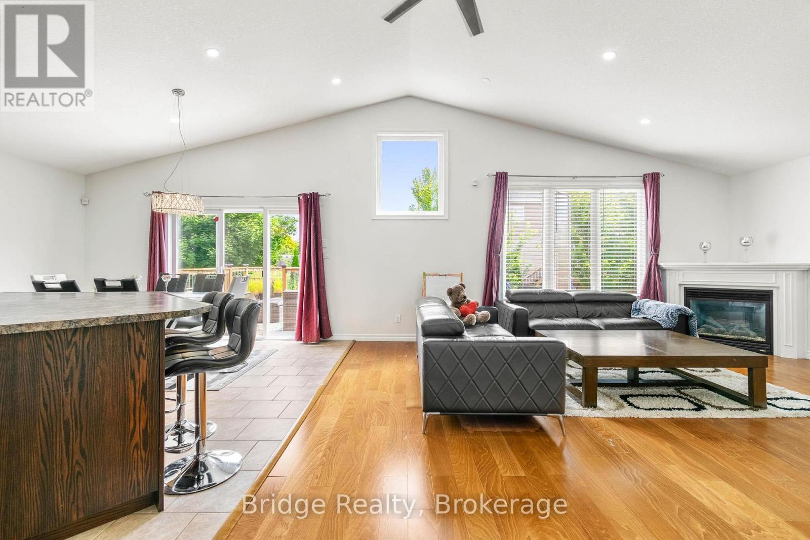 451 Fairway Road, Woodstock (Woodstock - North), Ontario  N4T 0E1 - Photo 9 - X12467295