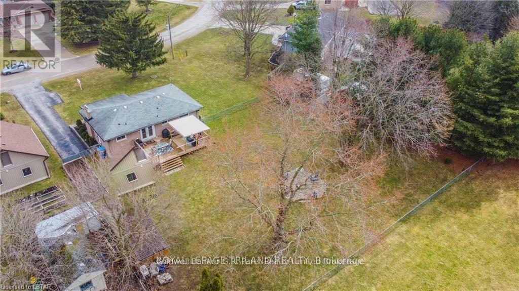 104 Simcoe Crescent, Middlesex Centre (Komoka), Ontario  N0L 1R0 - Photo 12 - X12470435