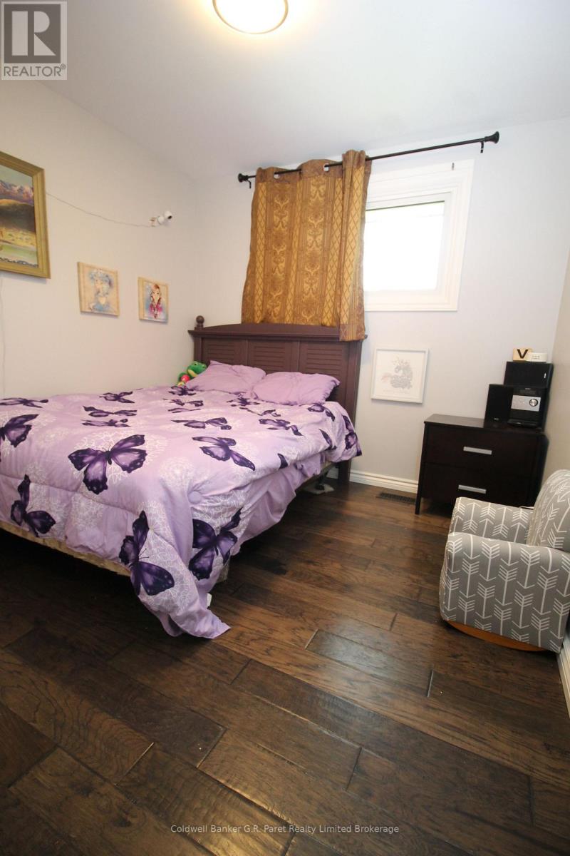 104 Simcoe Crescent, Middlesex Centre (Komoka), Ontario  N0L 1R0 - Photo 16 - X12470435