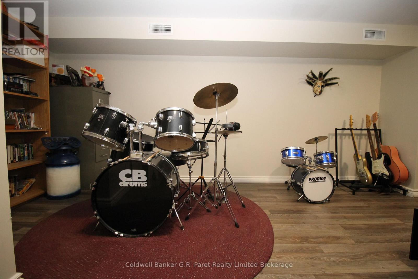 104 Simcoe Crescent, Middlesex Centre (Komoka), Ontario  N0L 1R0 - Photo 22 - X12470435