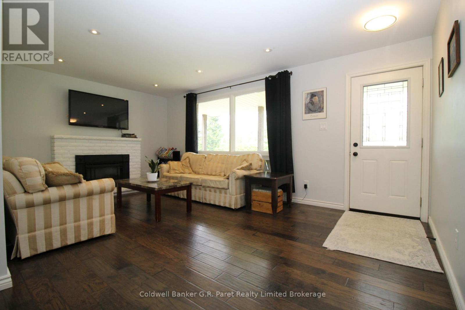 104 Simcoe Crescent, Middlesex Centre (Komoka), Ontario  N0L 1R0 - Photo 25 - X12470435