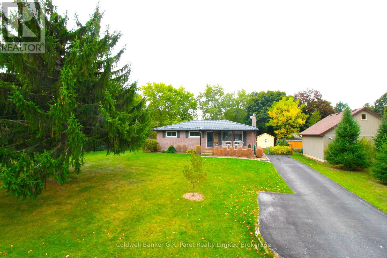 104 Simcoe Crescent, Middlesex Centre (Komoka), Ontario  N0L 1R0 - Photo 3 - X12470435